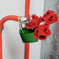 Dispozitiv de blocare rapidă pentru furtune sub presiune
